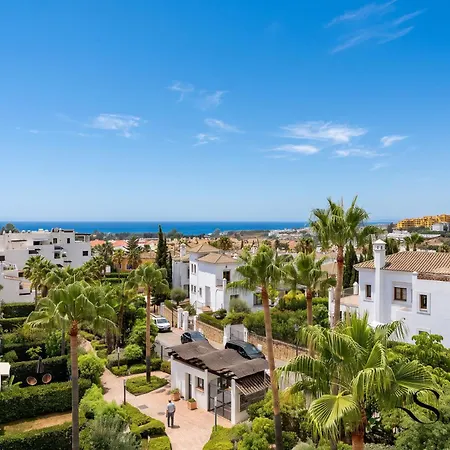 Lejlighed Duplex With Bbq & Jacuzzi Estepona